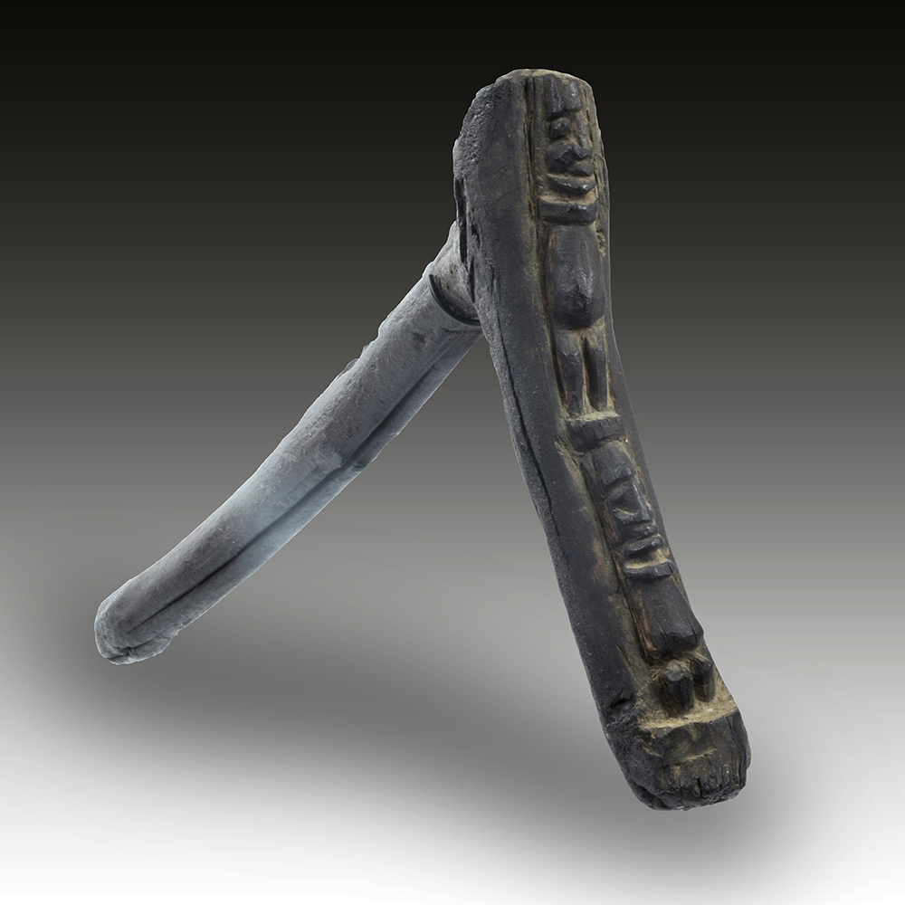 A Dogon Yo Domolo crook